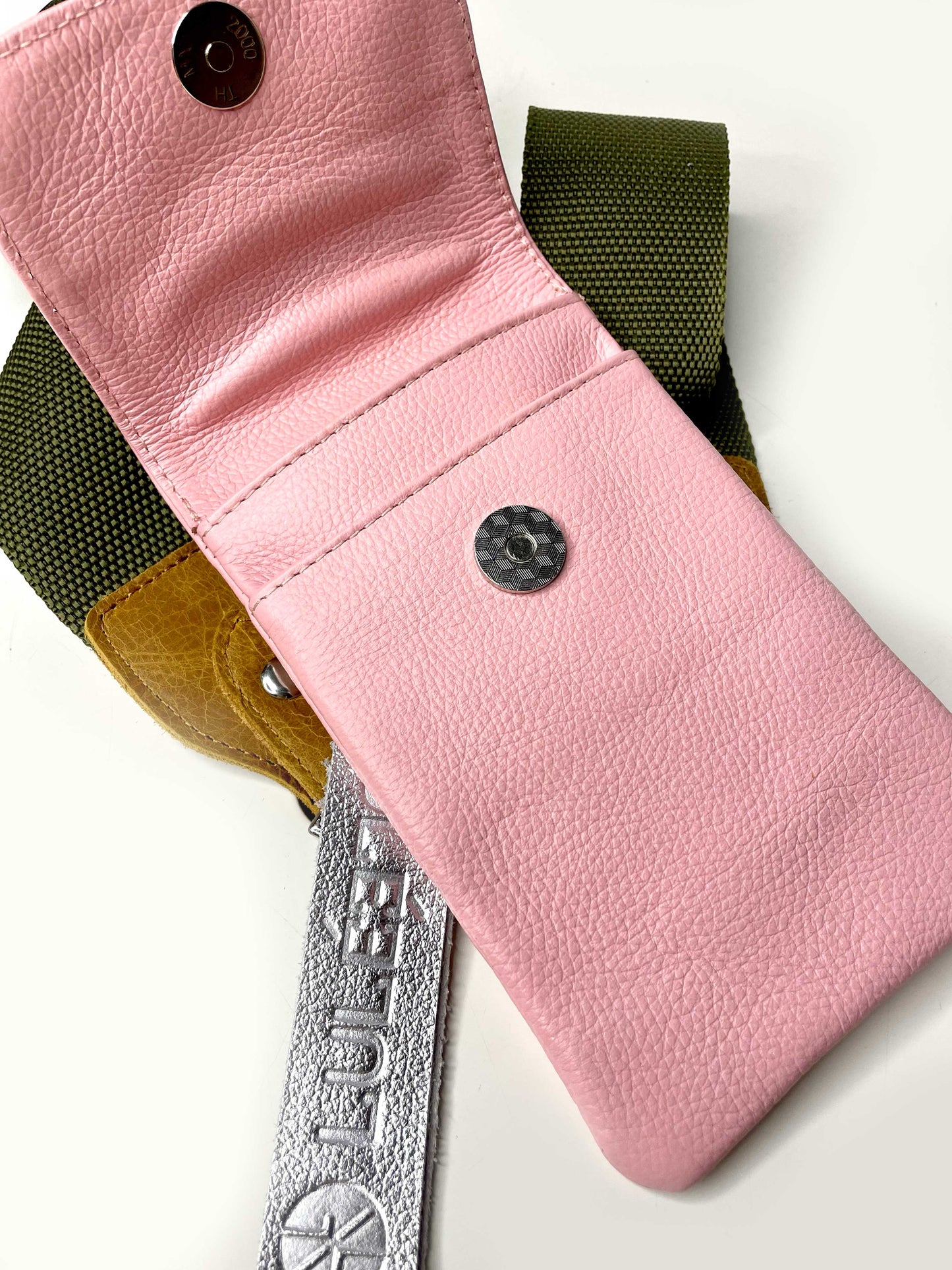 BAGi -Portacelular- Rosa