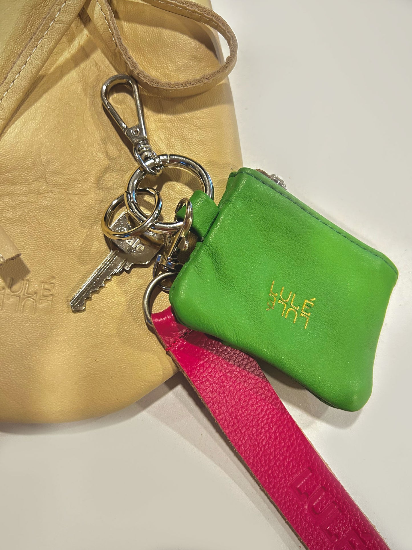 Oba Oba Bear (keychain) Old Gold